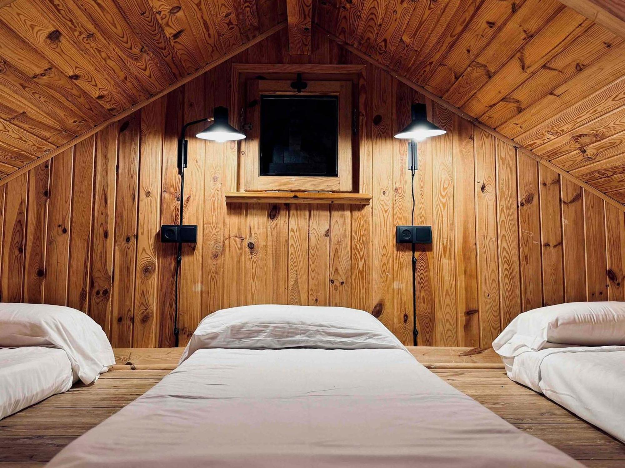 Basecamps Cerdanya Hotel Caixans Стая снимка