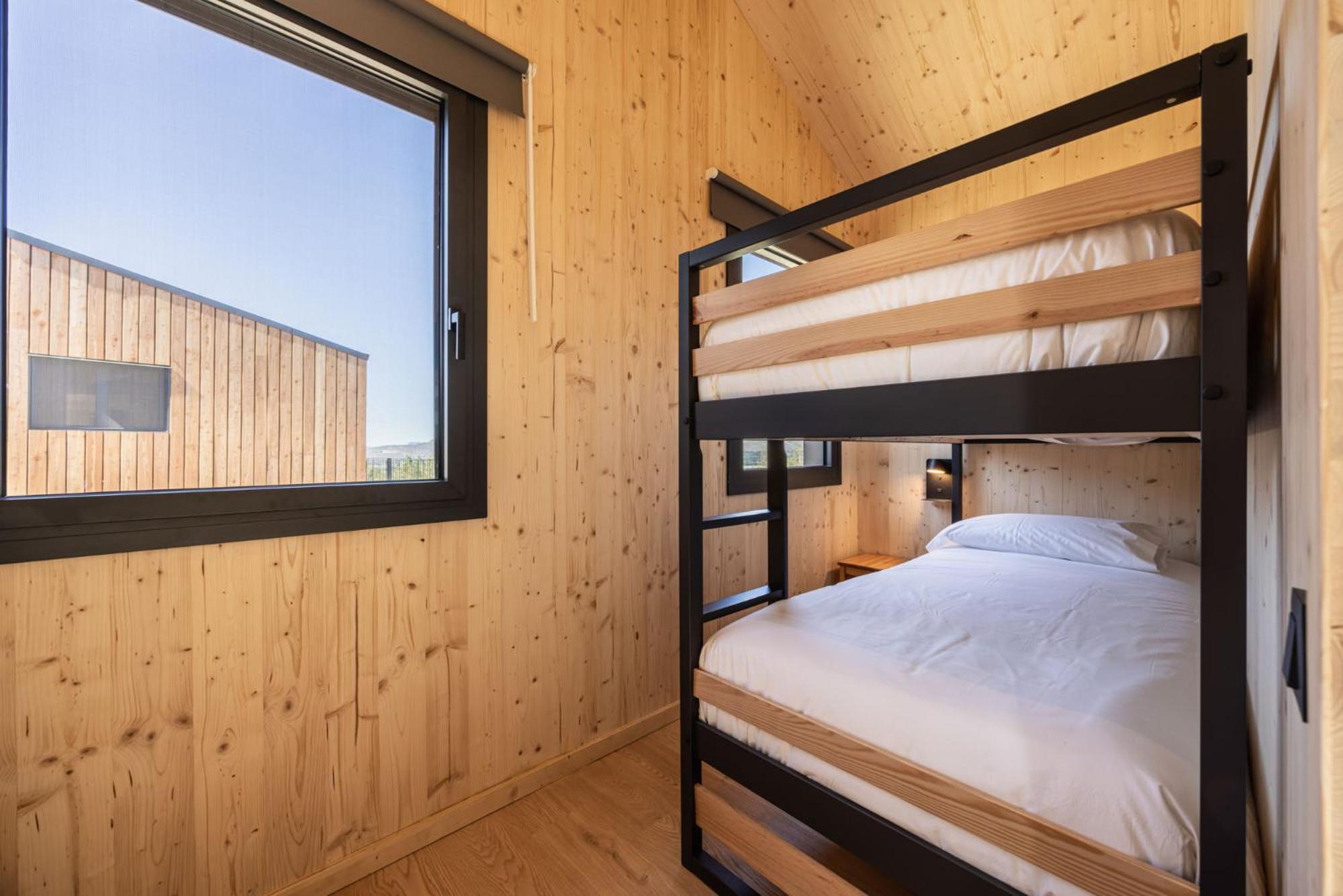 Basecamps Cerdanya Hotel Caixans Стая снимка